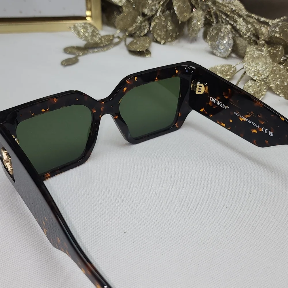 NWOT Authentic OFF-WHITE OERI148 DOVERHavana Squared Sunglasses With Carry Case